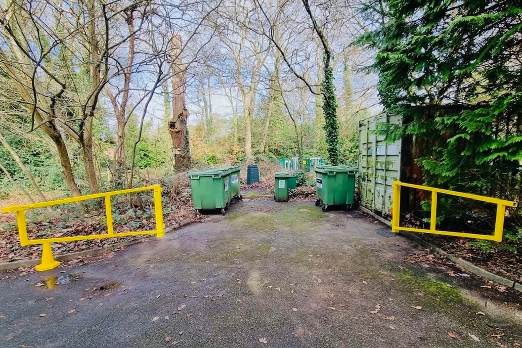 Double Leaf Swing Gate: 7-12m Robust Construction &amp; Value Finishing Colours + Galv Options Locking Latch, Padlock &amp; Shroud image