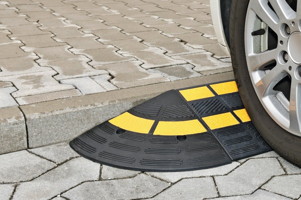 Corner Element & Centre Section In-Situ  image