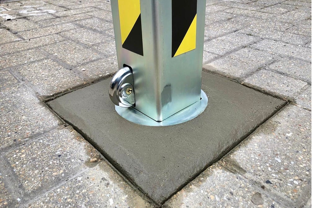 Anti-Ram Telescopic Post - Heavy Duty (Hi-Visibility)  
Tough &amp; Highly Effective Superior Parking Security 
Easy to use - Does a Great Job (read reviews) image