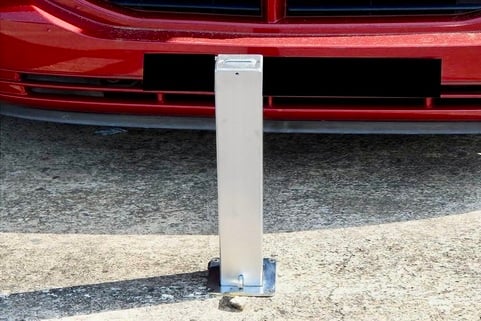 Telescopic Heavy-duty Post: &#39;Mole&#39; Style Vehicle Security Galvanised Parking to Last 