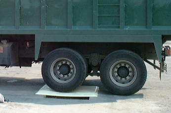 Road Plate designed to provide a safe means of maintaining traffic flow during excavation work