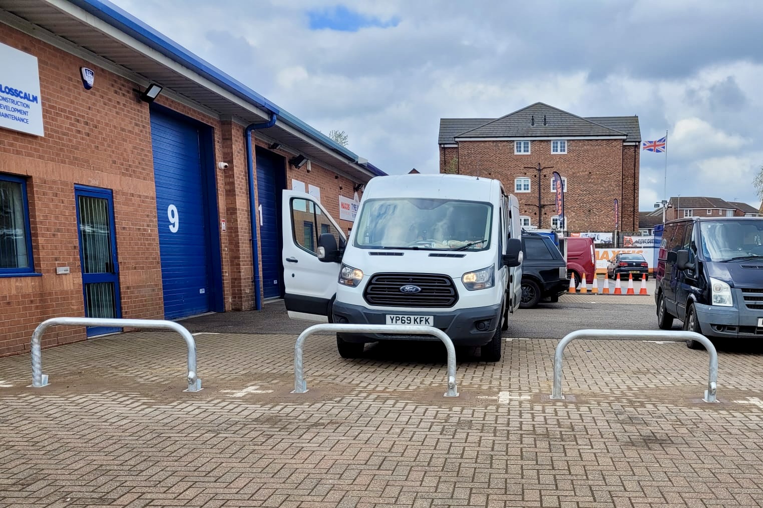 Hoop Barriers Removable with Integral Lock (Height 1500mm x Diameter 76mm). Provides solid security