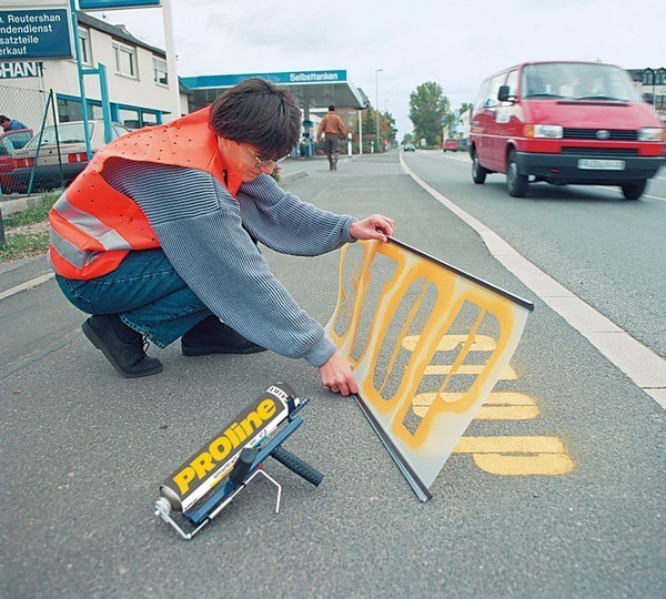 Paint PROLine Marking Aerosols: 750ml 
Highly Visible Colours for Most Surfaces
Suitable In/Outdoors - Fast, Easy, & Durable