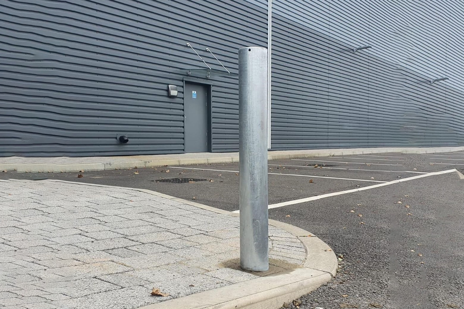 Heavy-Duty Steel Bollard (D60-139mm) 900mmH,
Customisable: Galvanised, Bolt-Down or Concrete-In