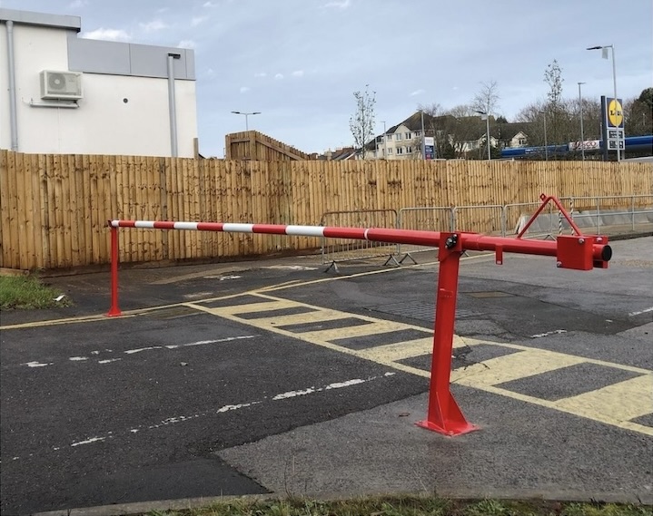 Manual Raise Arm Barrier: Easy & Durable Operation
Low-Maintenance Security with a 3-8 Metre Span