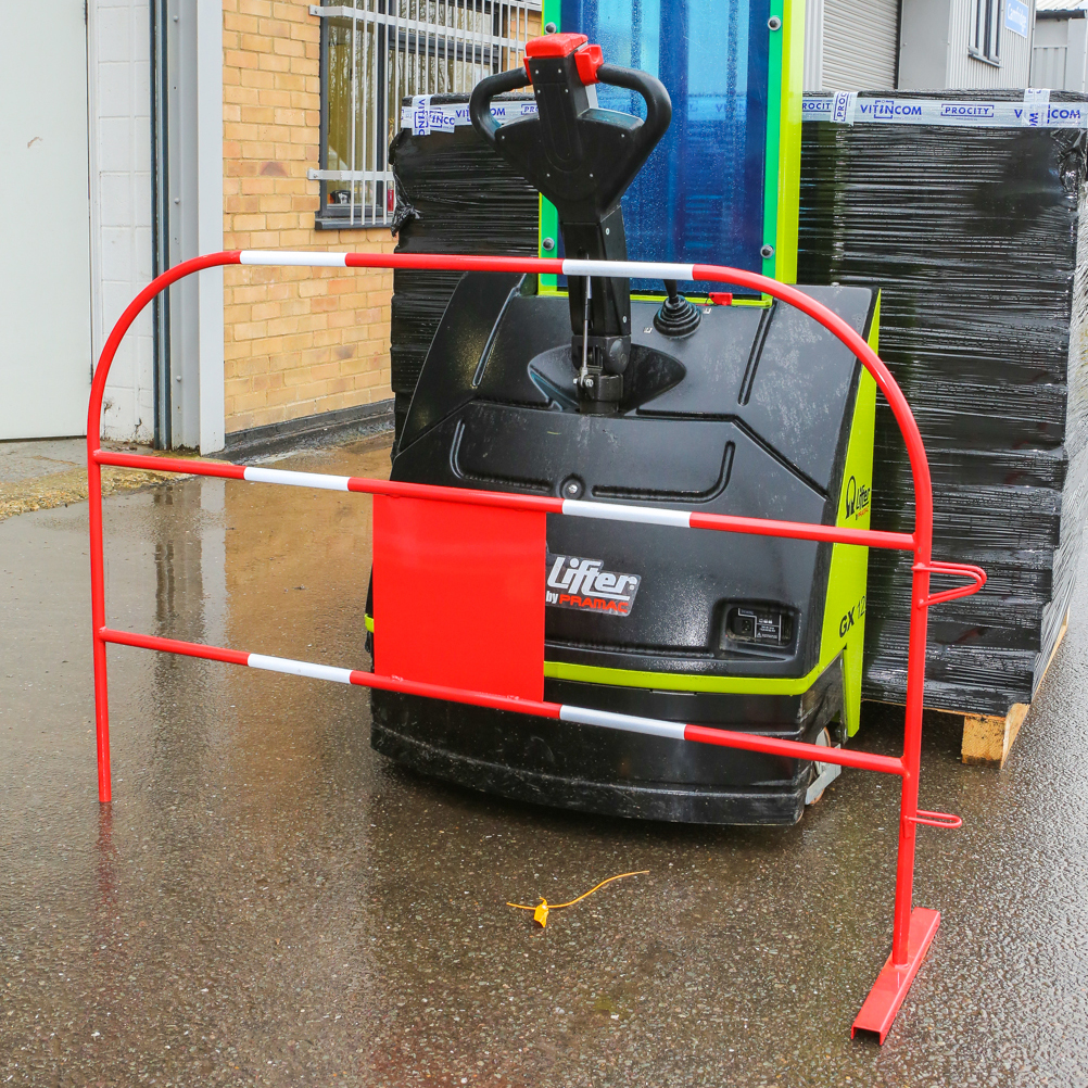 Static Portable Safety Barriers Extendable Easy Click System Mild Steel Hi-Vis in Red & White Temporary Job-Site Guardian