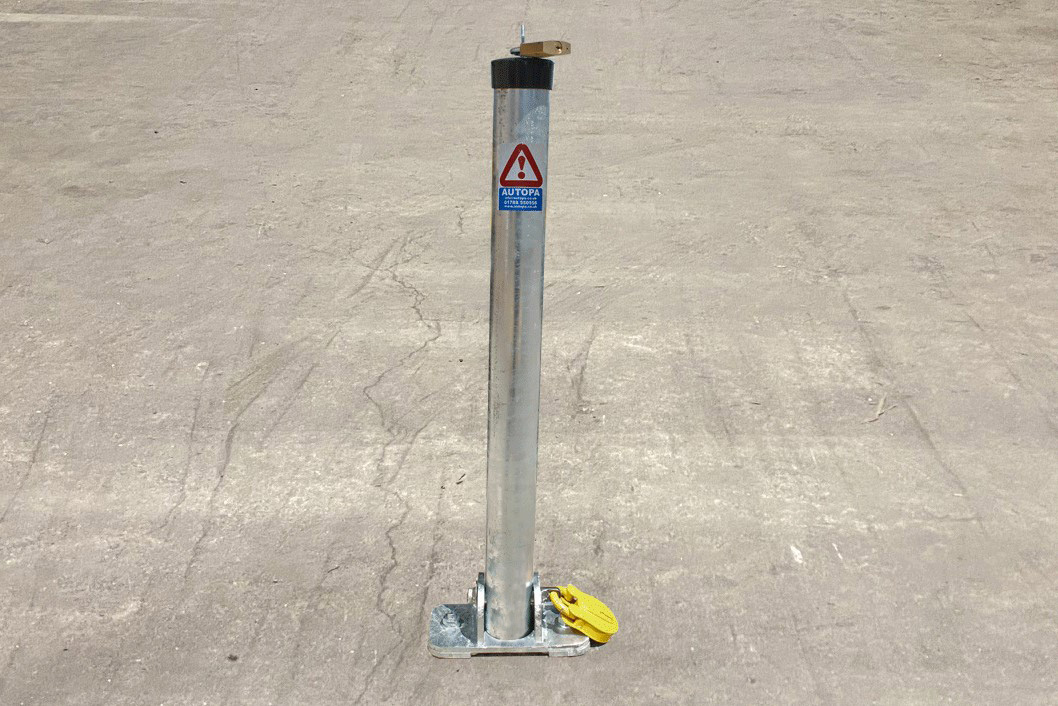 The AUTOPA TOPLOK parking post is locked by fitting a padlock