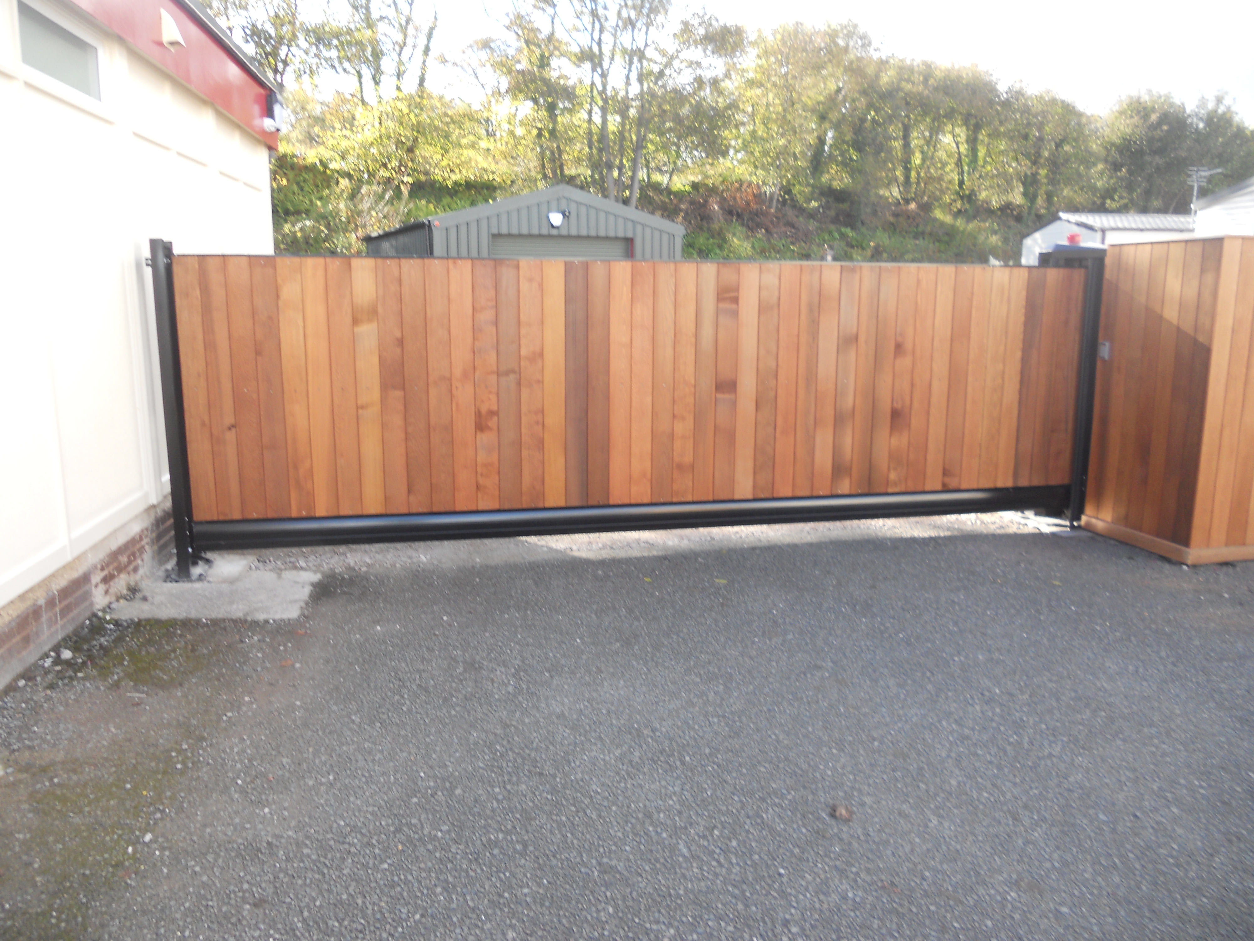 Cantilever Sliding Gate Automatic (Electric) ideal for residential and commercial use - upto 6m wide c 2.4m high