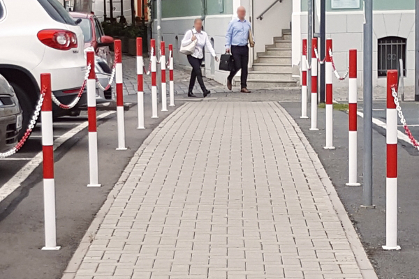 High-Visibility Steel Barrier Posts - Round or Square
With 2 Eyelets, 1000mm High, White/Red