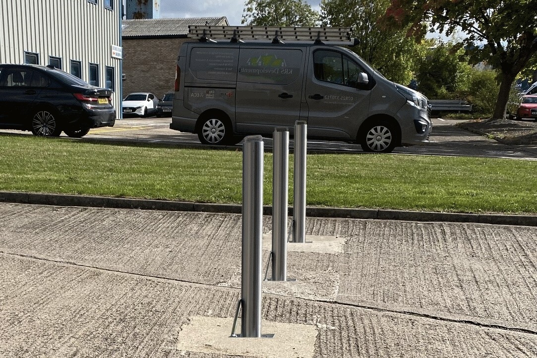 Telescopic Lift Assist Post: Stainless Steel - H900mm
+ High-Security 7 pin Integral lock - Sold Secure