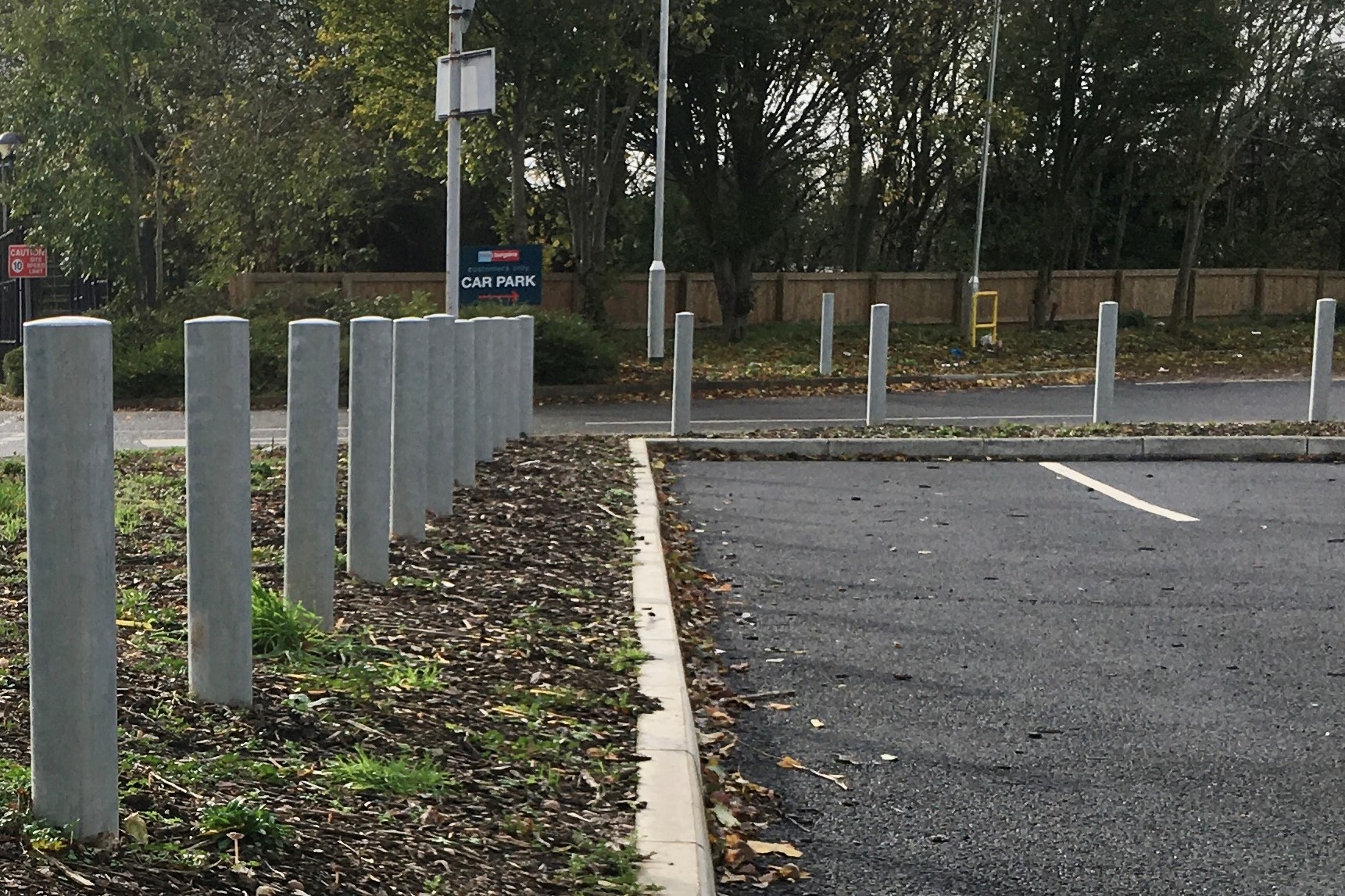 Extra-Duty Tall Round Bollard (Diameter 114mm to 219mm)
H1500mm - Galvanised & Colours with Fixing Options
