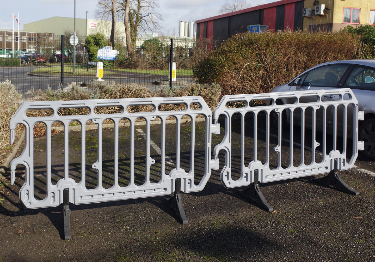 Safety crowd Barriers, Recommended, HDPE, easy to handle, Lightweight, completely recyclable and will not rust