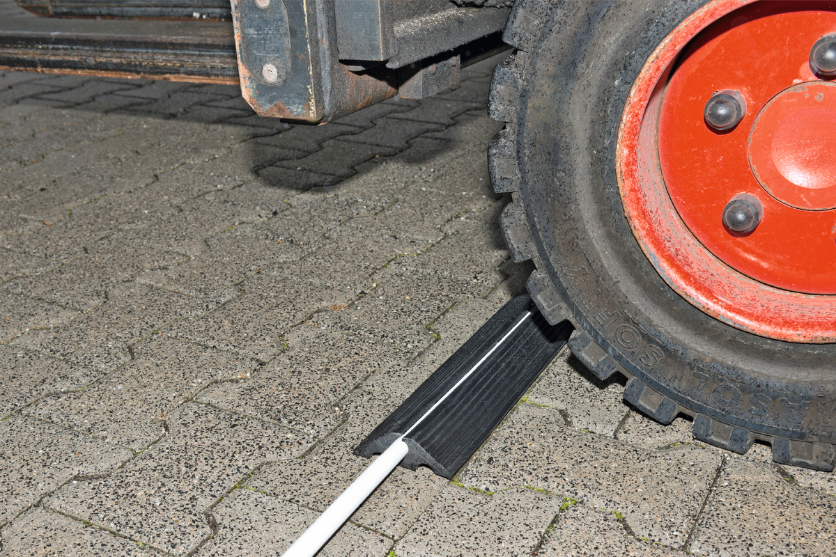 Hose/cable ramps, hosts up to 20mm Diameter 10m reel. Effectively protects cables and hoses from drive-over damage.