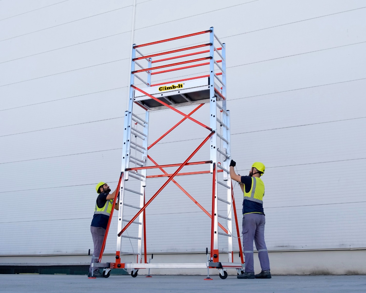 Extenda Tower - Fully Adjustable Mobile Access Tower
Professional TÜV Certified, Tool-Free Scaffold by Climb-It