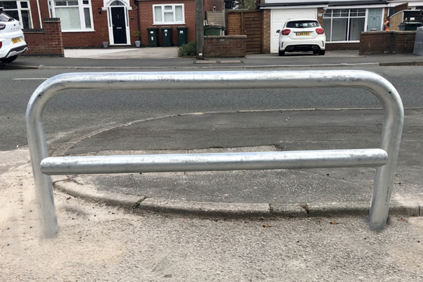 Hooped Perimeter Barrier (90mm Dia) - Horizontal Rail - Concrete In OR Bolt Down OR Removable