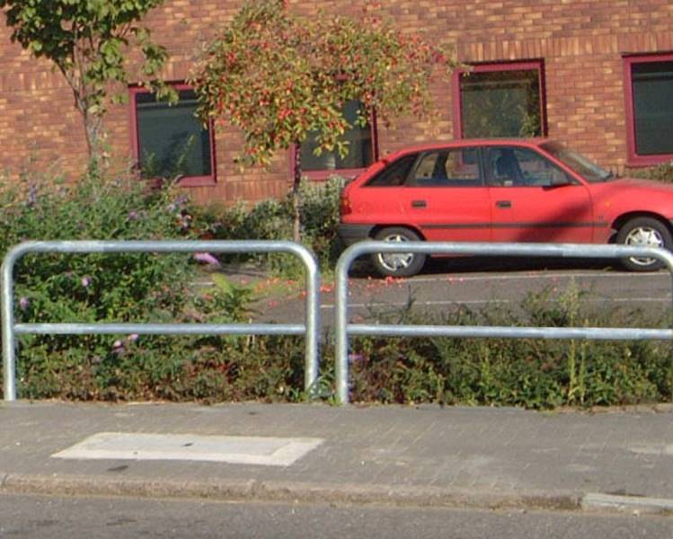 Hooped Mid-Rail Barrier: Galv. 48mm Dia: Perimeter Delineation H500-1000mm x L500-2000mm Corrosion-Resistant Zinc