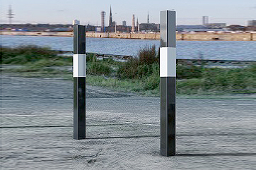 Bollards Hi Viz (50-150mm Square) 1000mm above ground Black & White Strong, Flat Caps