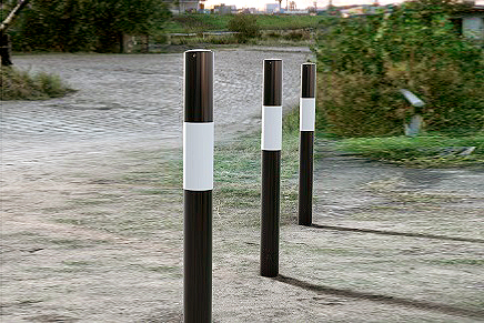 Bollards Impact Protection - Black & White (60-219mm DIA) 1000mm above ground