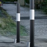 Removable Round Bollards in Black & White (60-219mm DIA) 1000mm above ground - Simple Padlock System