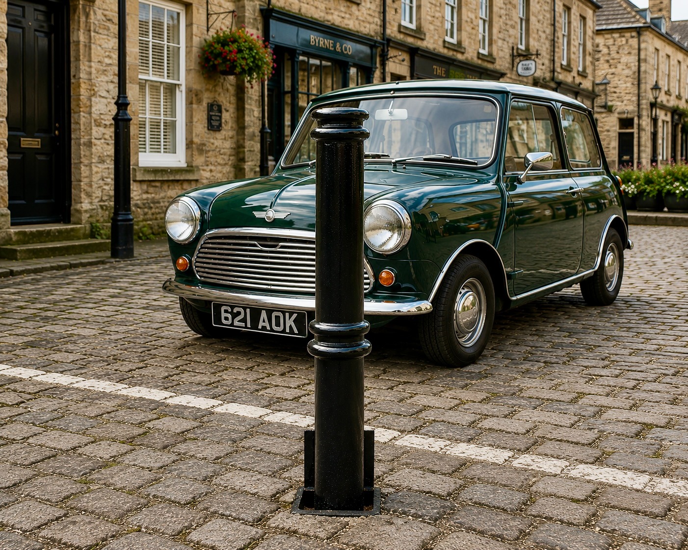Marshalls Morpeth Traditional Bollard: H900 & D110mm 
Robust Low-Maintenance Ferrocast Construction