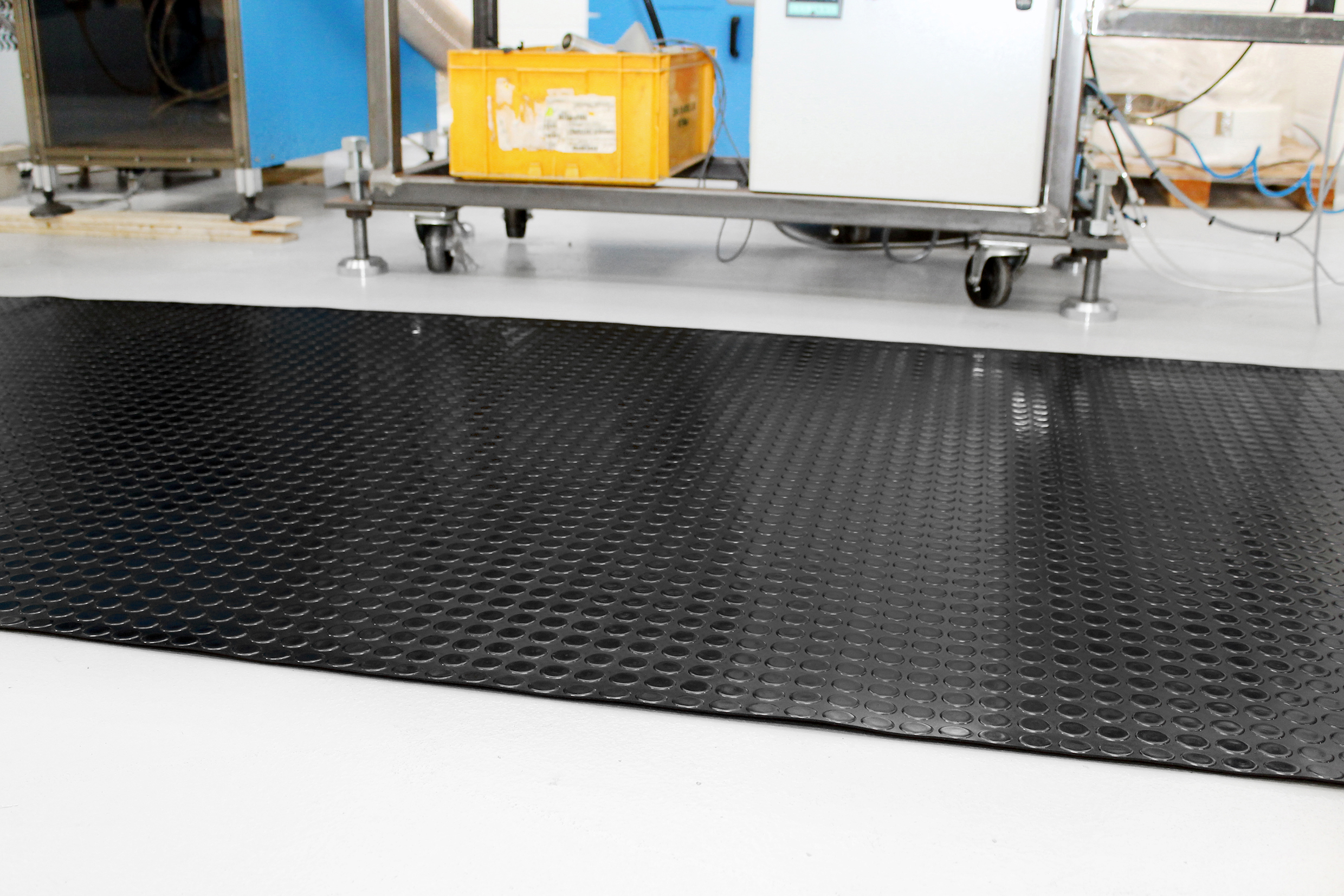 Runner Studded Mat: Dot PatternSTD Rubber (Natural / Synthetic)H3or4.5mm Loose/Bonded LaidFor Indoor Dry Usage 'COBAdot'