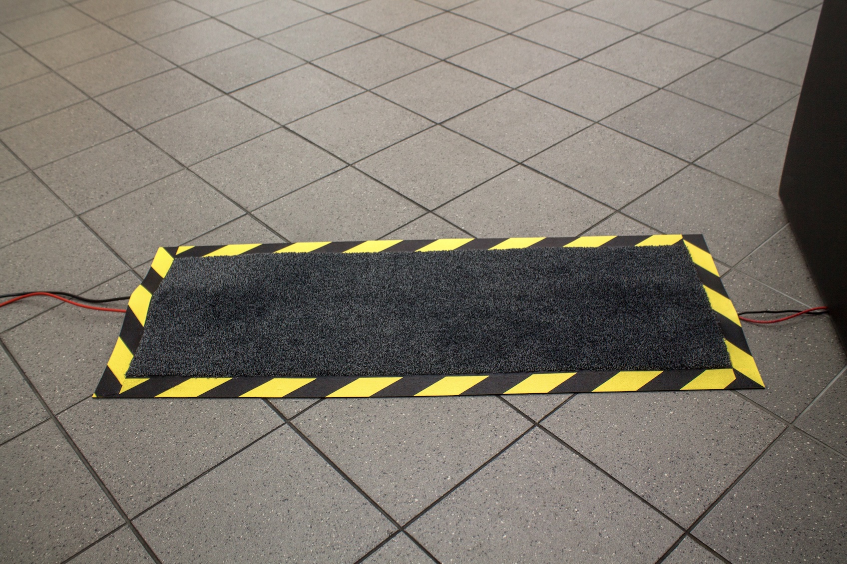 Hi-Visibility CablePro Safety Mat 
Hazard Trip Defence Protection