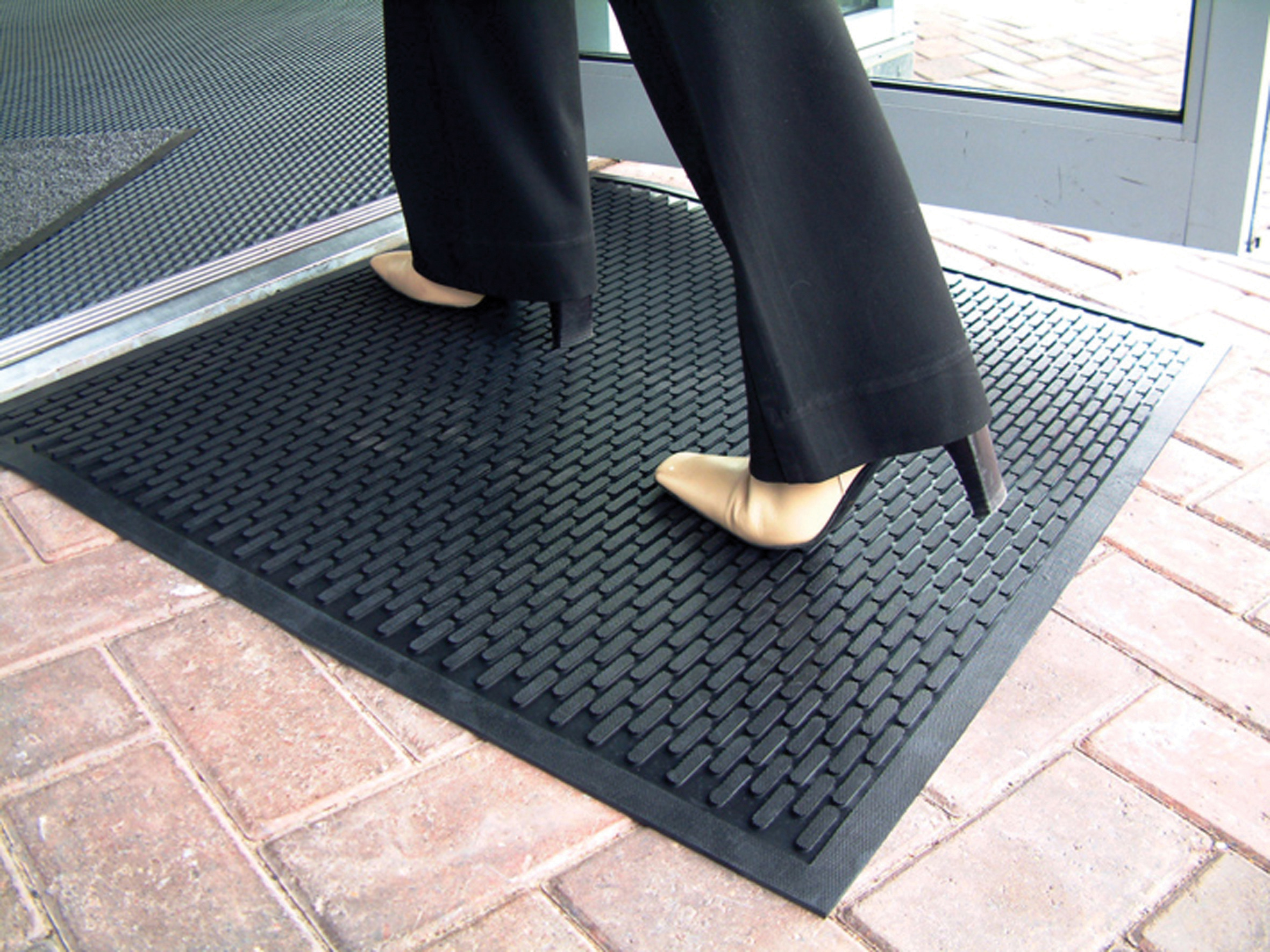 Entrance Rubber Workplace MatAnti-Slip Multi-Purpose SuitableOutdoor & Indoors Work Friendly 'COBAscrape'