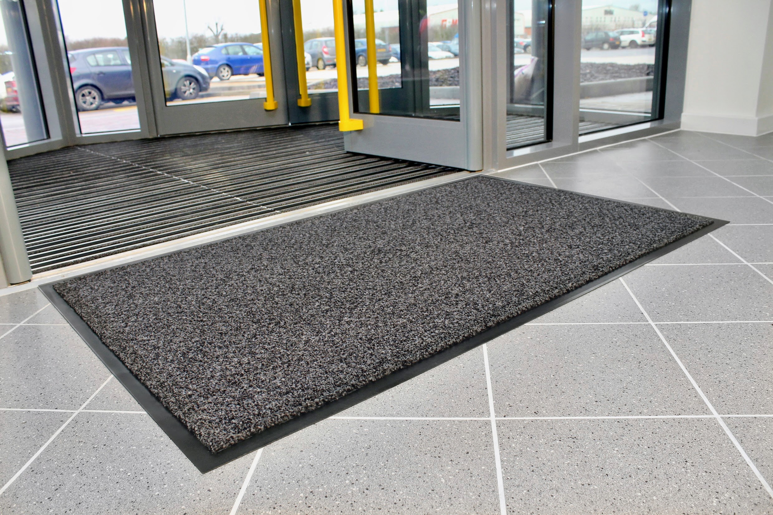 In-situ Image of Cosmo Mat in Black Grey
