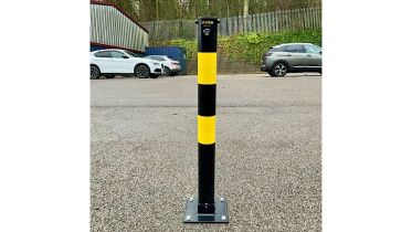Heavy-Duty, Hi-Vis Folding Security Bollard
Lockable, Anti-Ram Raid Protection
