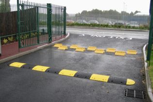 8 Flow plates & 4 Metre Compatible Speed Reducing Ramp