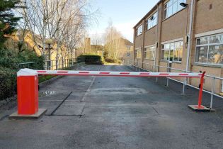 HD Barrier closed 