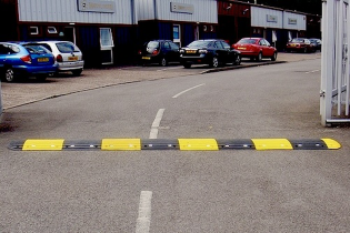 Speed Ramp Kits: H50&75mm Hi-Vis and C/W Reflectors. Recycled PVC | L2 to 9 Metres