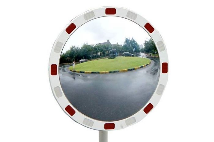 Circular Traffic Mirror(s) with Reflective Edges - Diameter Choice of 600 or 800mm + a Viewing Distance of 15 Metres