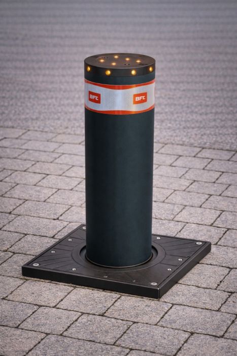 Automatic&#x20;Anti-Terrorism&#x20;Crash&#x20;Tested&#x20;Bollard&#x20;800mm&#x20;high.&#x20;BFT&#x20;XPASS&#x20;800