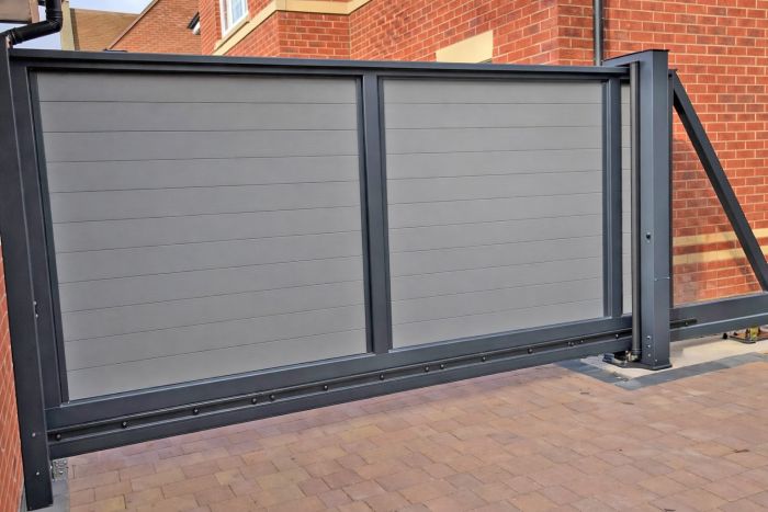 Automatic&#x20;Cantilever&#x20;Sliding&#x20;Gate&#x20;for&#x20;Residential&#x20;or&#x20;Light&#x20;Commercial&#x20;Use.&#x20;upto&#x20;2.0m&#x20;height