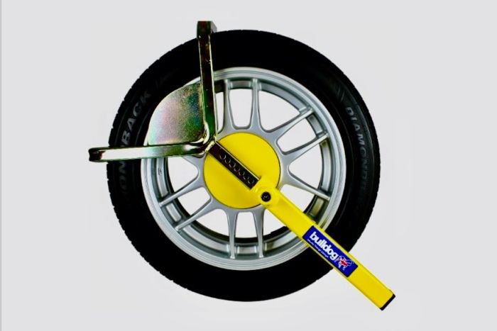 Auto Wheel Clamp: CC100  Insurance Approved & 5yr GTE Easy-fit for Cars and Caravans