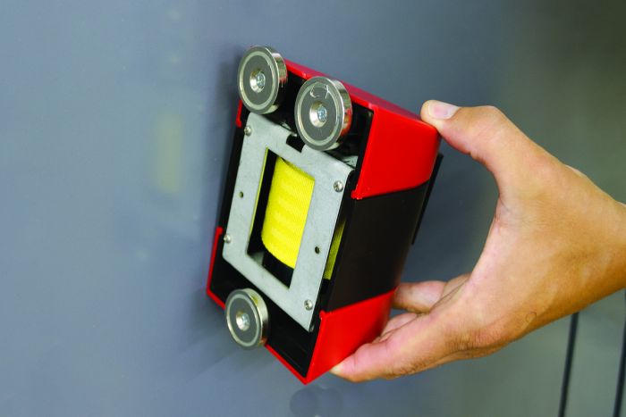 Magnetic fixing: Strong magnets attach to every metal
