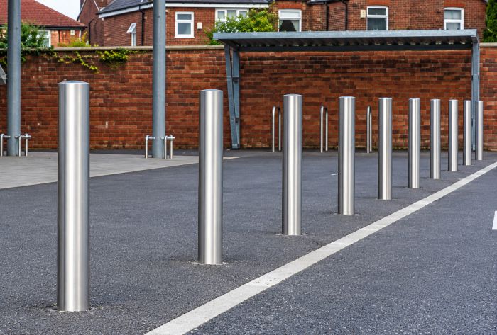 Stainless&#x20;Steel&#x20;Bollard&#x20;&#x28;Grade&#x20;304&#x29;&#x0D;&#x0A;Reinforced&#x20;with&#x20;Anti-Ram&#x20;Inner&#x20;Core&#x0D;&#x0A;Multiple&#x20;Diameters&#x20;&#x28;900mm&#x20;&amp;&#x20;1000mm&#x20;High&#x29;
