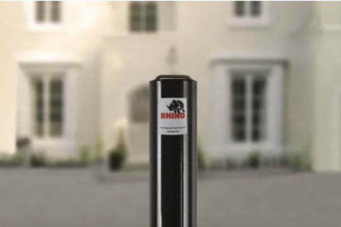  TELESCOPIC BOLLARD IN BLACK
