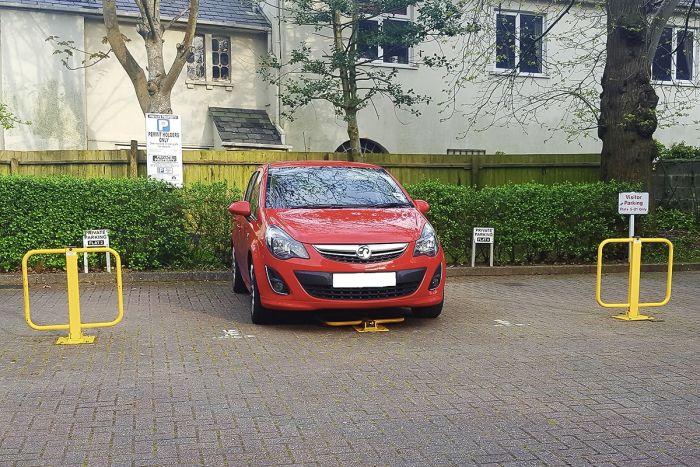 Parking&#x20;Post&#x20;Heavy&#x20;Duty.&#x20;Winged&#x20;unique&#x20;gate&#x20;design.&#x20;Surface&#x20;Mounted.&#x20;Secures&#x20;your&#x20;Parking&#x20;Space.