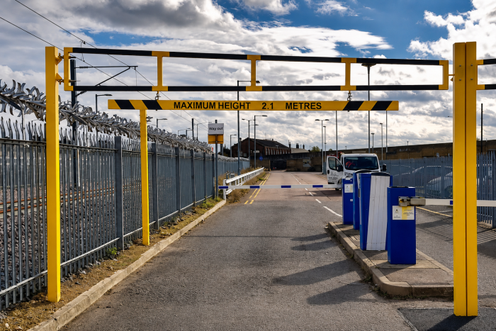 Heavy-Duty&#x20;Single&#x20;Leaf&#x20;Height&#x20;Restriction&#x20;Barrier&#x20;&#x28;3m&#x20;-&#x20;6m&#x29;