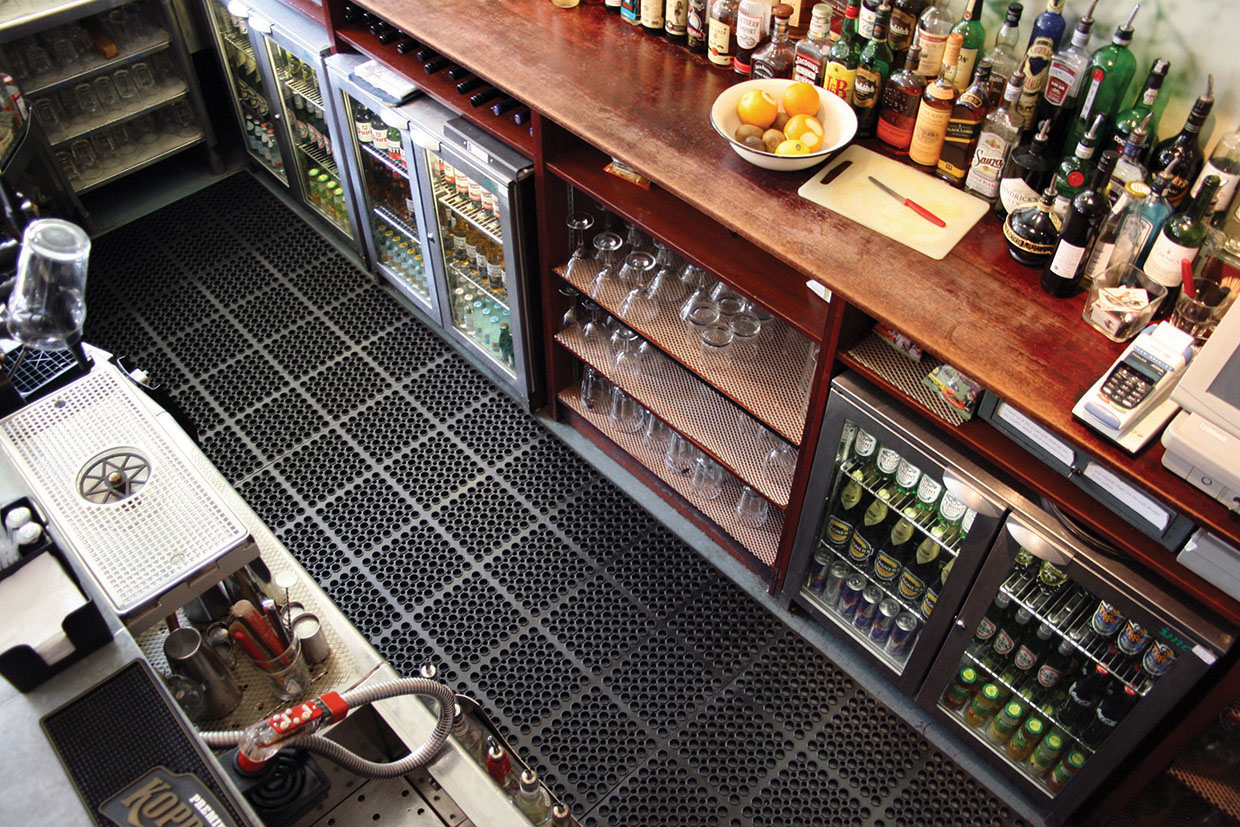 Wet Workplace Mat (1M x1.5M)Heavy Duty with Fatigue ReliefIdeal for Hospitality Industry'COBAdeluxe'