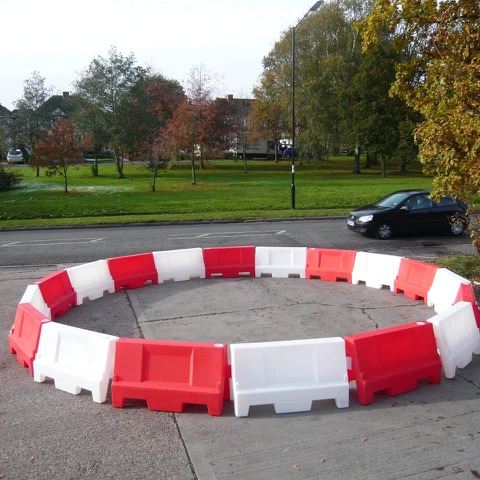 Interlocking Hi-Vis Fillable Red/White Barriers
Water or Sand Filled for Stability & Strength
1 Metre Long | Packs of 10, 20, 40, 50 or 100