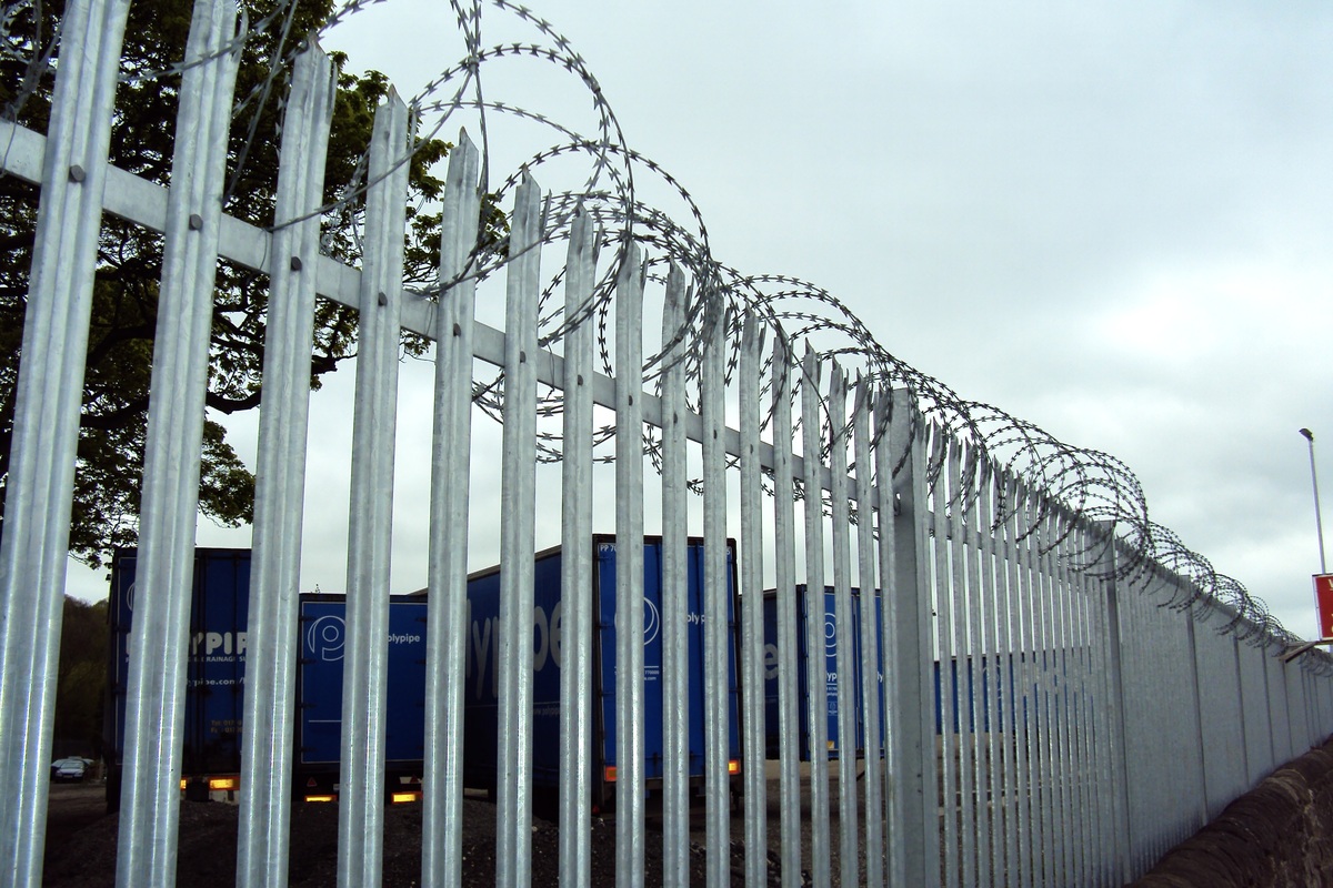 Bolt Down High Steel Palisade Fencing 1.8m high 2.75 Bay 30 Linear Metres
