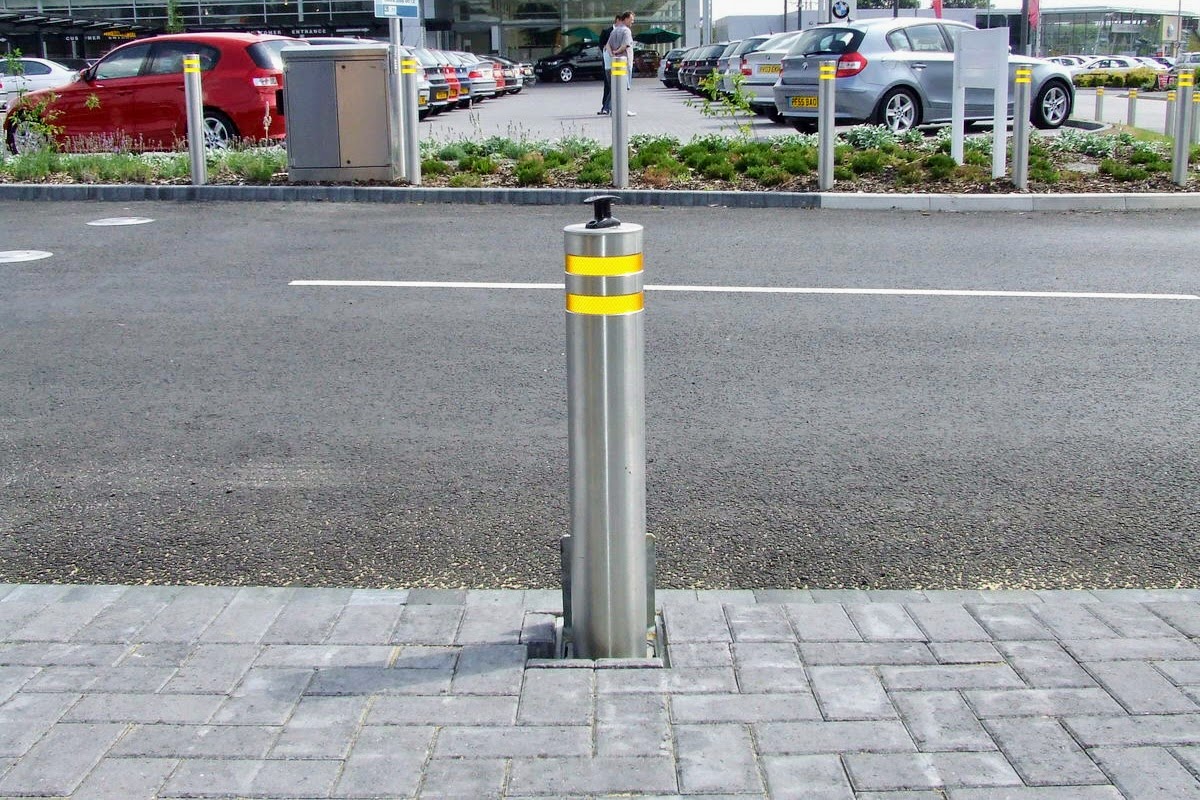 Telescopic Lift Assist Heavy Duty Bollard: D114/H670
Multiple Finishes + Sold Secure Gold-Accreditation: ISO:9001