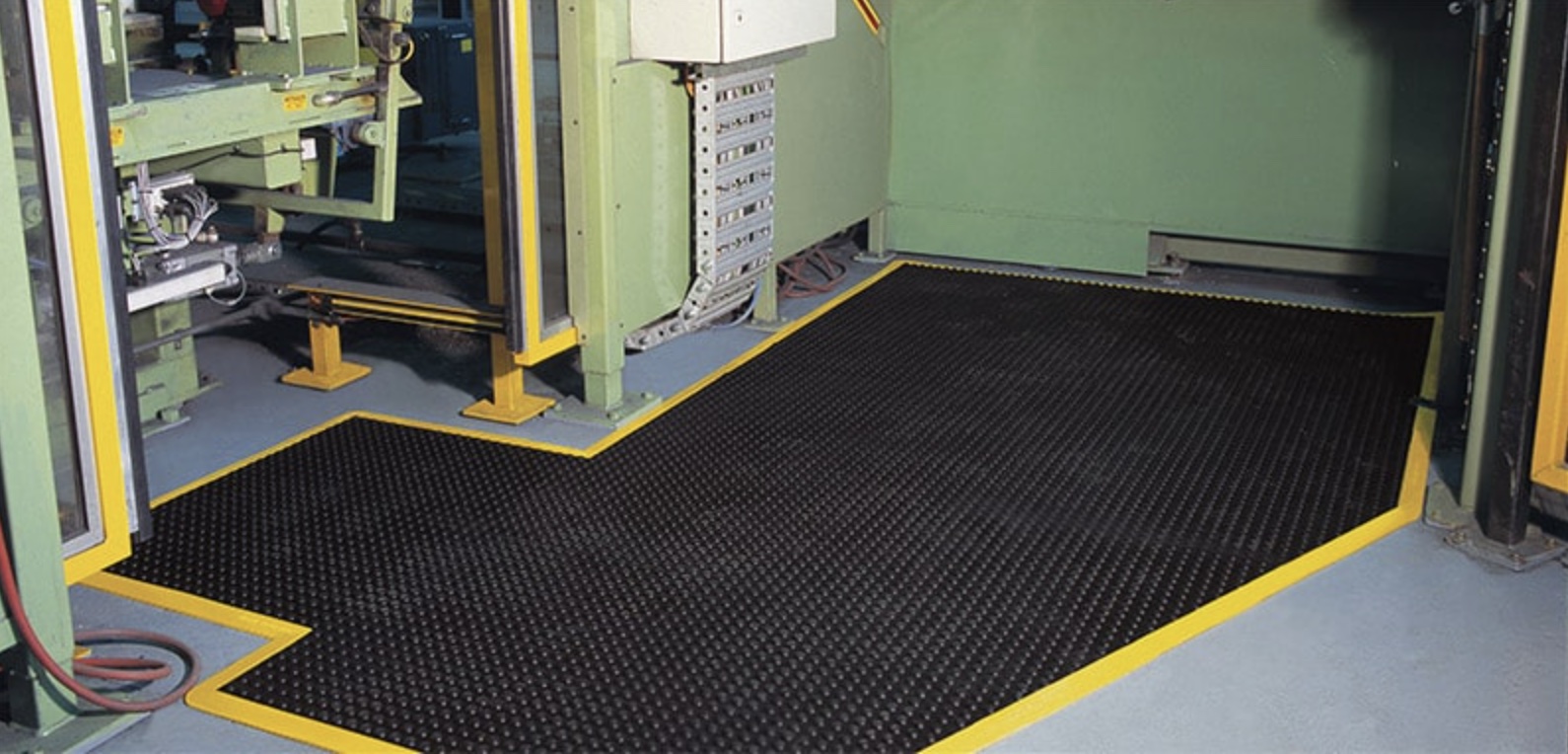 Anti-Fatigue and Anti-Slip Heavy Duty with Safety side trim Industrial Mat - Ergo Tred