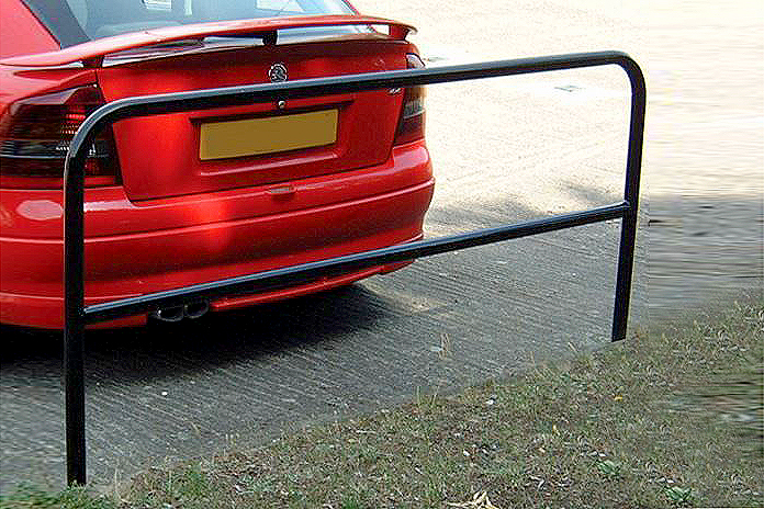 Hooped Perimeter Barrier (76mm Dia) - Horizontal Rail - Concrete In OR Bolt Down OR Removable