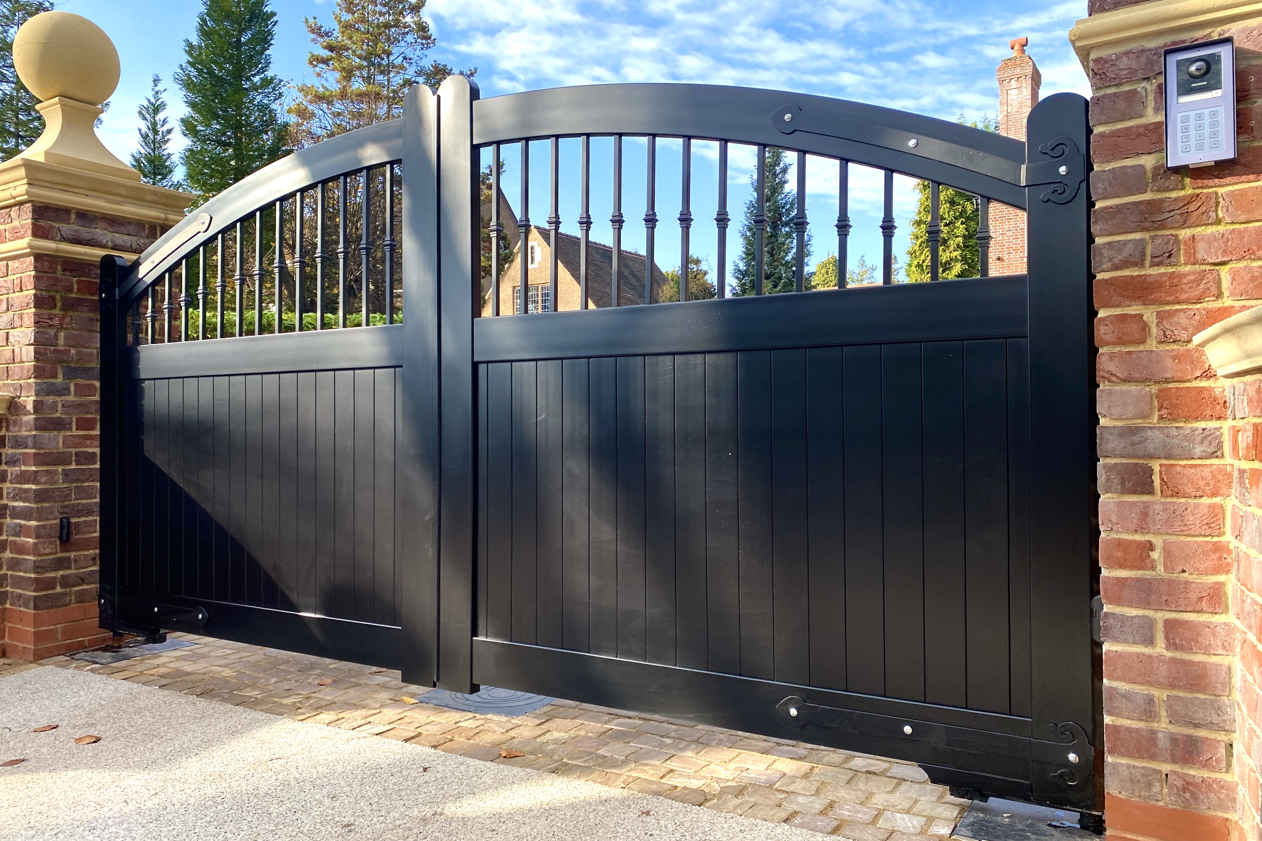 Executive Aluminium Driveway Gate: 
Bell-Curved Partial Privacy in Black


