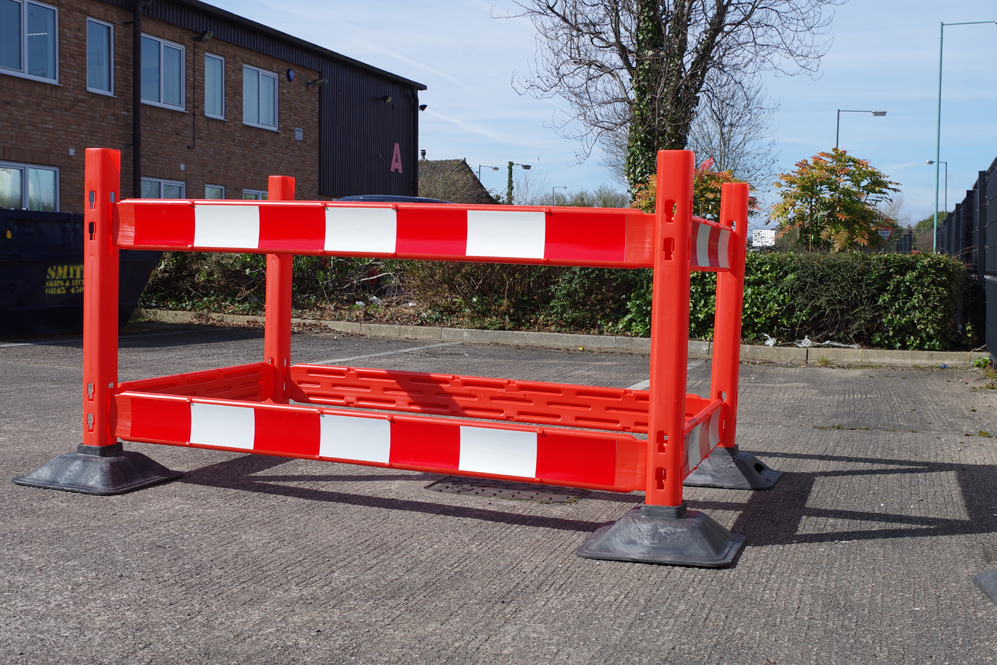 Safety Barrier Board System - HDPE, Recycl. in Kits or Components - Ideal for Roadworks & Construction Areas