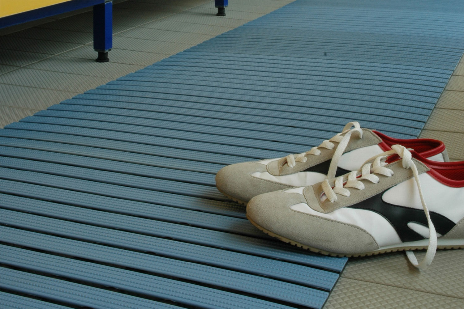 Matting for Wet & Swimming Pool Areas, Anti-Sip Heavy-Duty PVC Slatted Duckboard, Multiple Colour Options